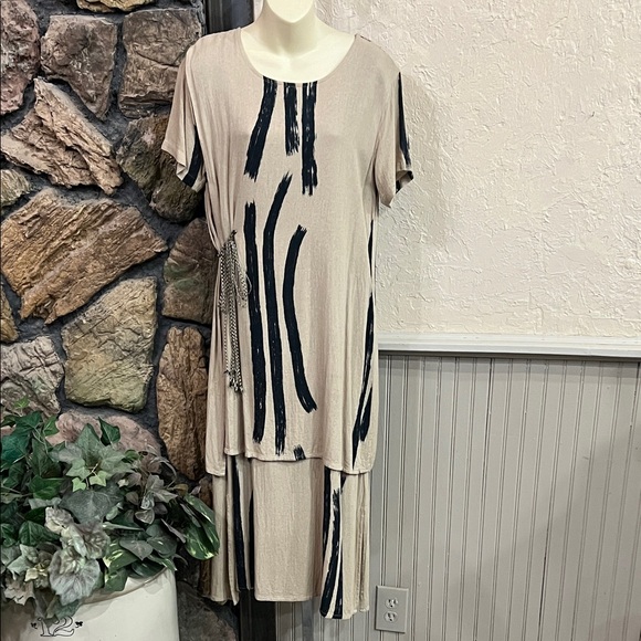 Animale Dresses & Skirts - Animale Beige and Black Patterned Dress
